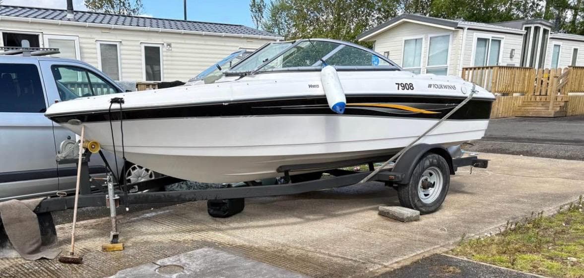 Four Winns 180 Horizon Volvo Penta inboard Bowrider for sale in Fermanagh - Image 1 of 9